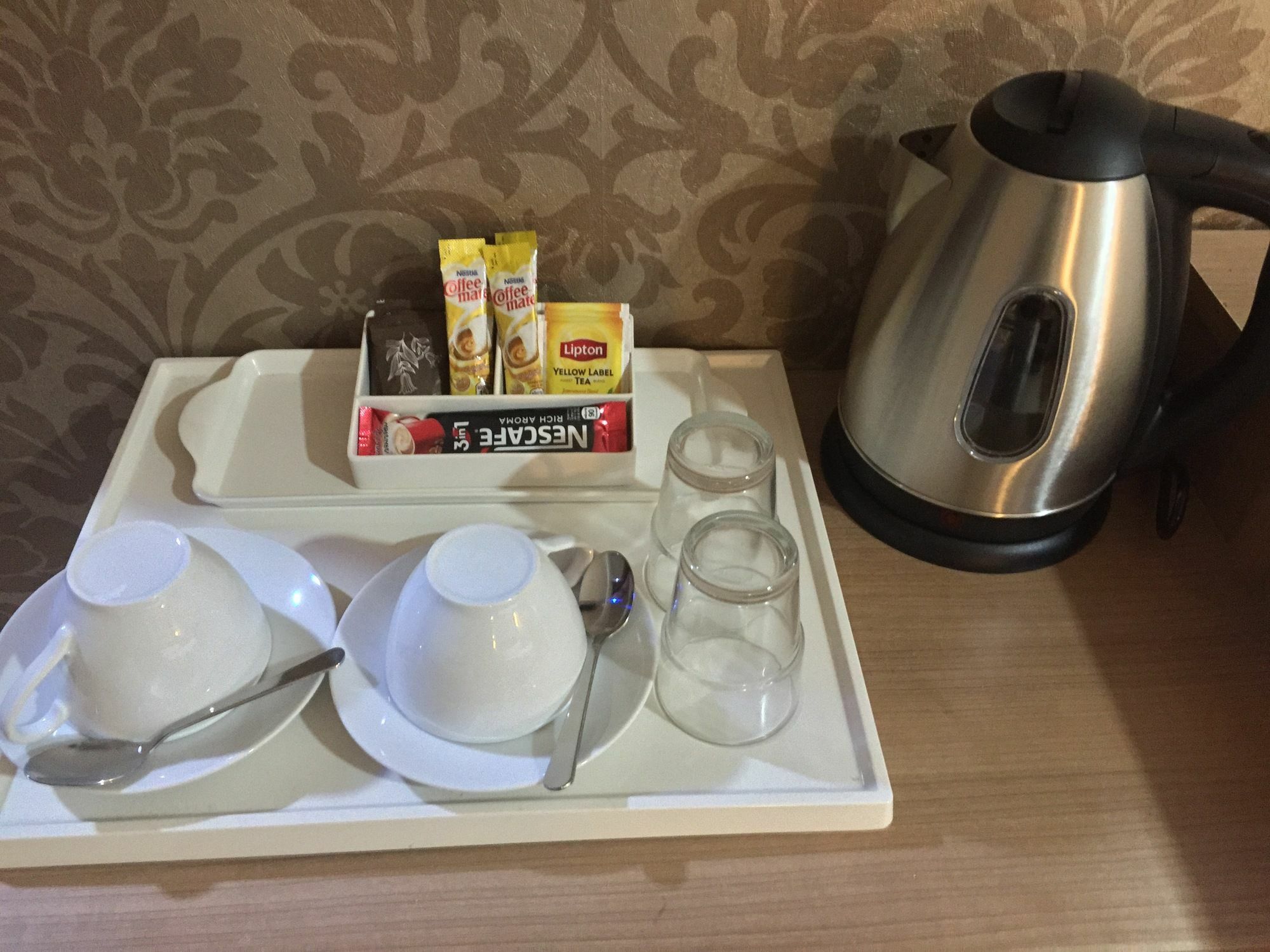 Harrys Suite Hotel Bangkok Exteriör bild